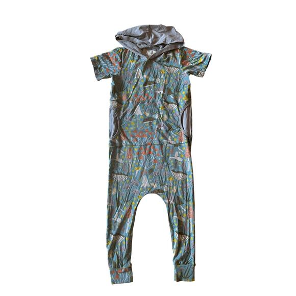 Rags to Riches Skull Romper Unisex Size 5/6 - Picture 2 of 4